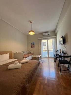 Athens Plaka Nicks Retro Flat